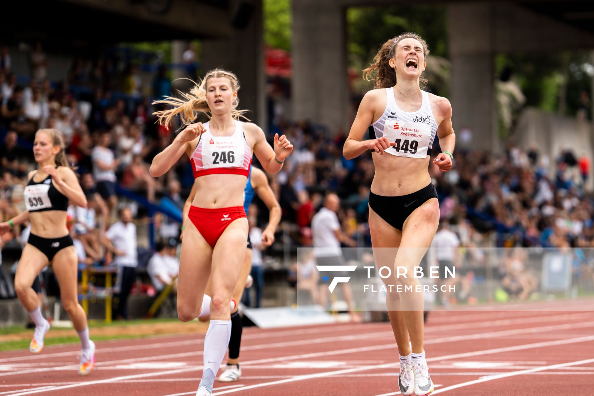 Maja Schorr (SV GO! Saar 05) ueber 400m am 04.06.2022 waehrend der Sparkassen Gala in Regensburg